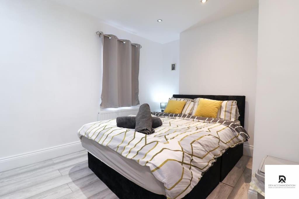 Den Accommodation & Short Lets Greenwich London - 3 Bed House المظهر الخارجي الصورة
