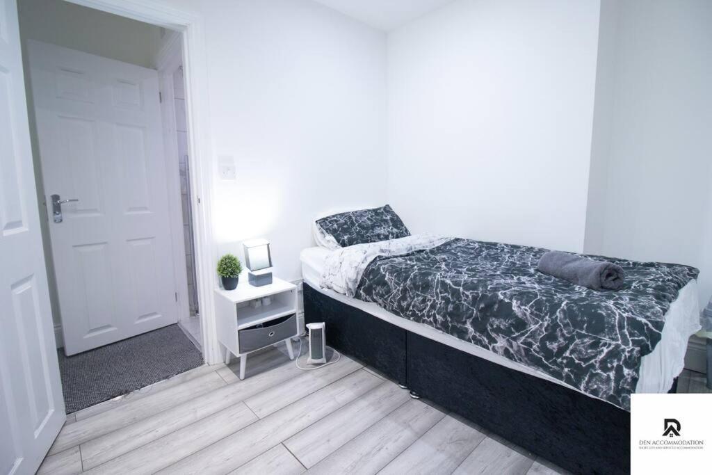 Den Accommodation & Short Lets Greenwich London - 3 Bed House المظهر الخارجي الصورة