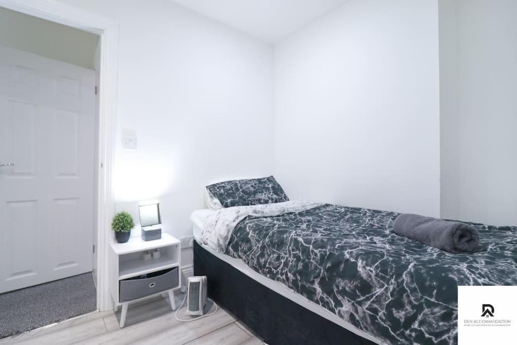 Den Accommodation & Short Lets Greenwich London - 3 Bed House المظهر الخارجي الصورة