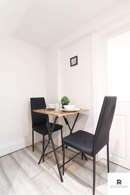 Den Accommodation & Short Lets Greenwich London - 3 Bed House المظهر الخارجي الصورة
