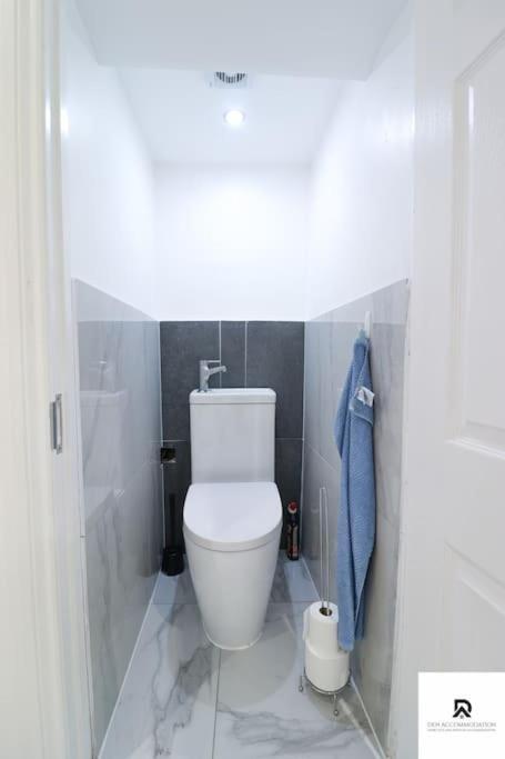 Den Accommodation & Short Lets Greenwich London - 3 Bed House المظهر الخارجي الصورة