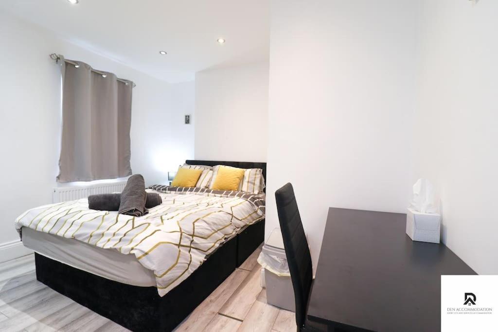 Den Accommodation & Short Lets Greenwich London - 3 Bed House المظهر الخارجي الصورة