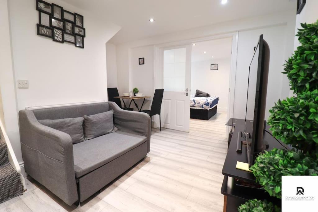 Den Accommodation & Short Lets Greenwich London - 3 Bed House المظهر الخارجي الصورة