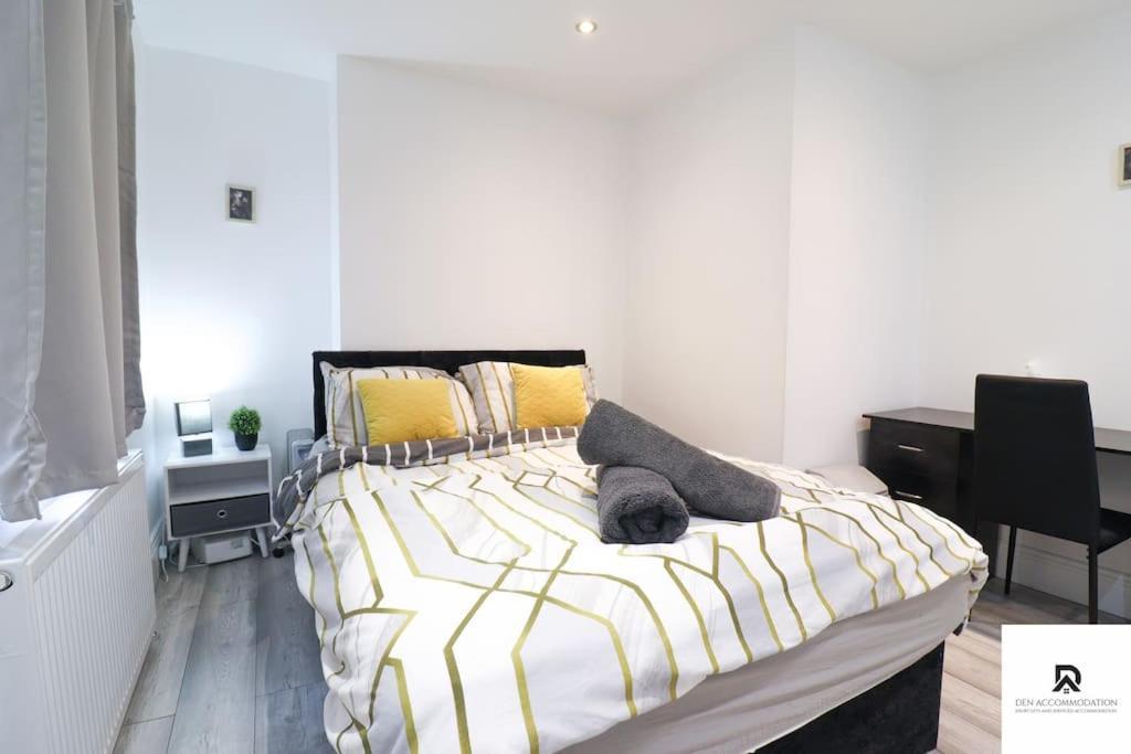 Den Accommodation & Short Lets Greenwich London - 3 Bed House المظهر الخارجي الصورة